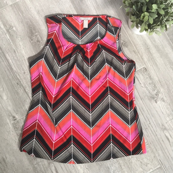 Banana Republic Tops - BANANA REPUBLIC sleeveless zig zag top